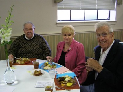From left to right is Wes & Linda Patterson and Bob Greeson